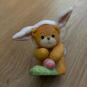 Lucy & Me Easter bunny finding eggs bear figurine
